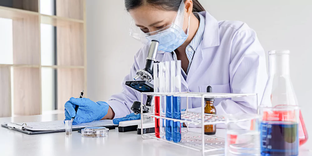 How to Become a Chemist